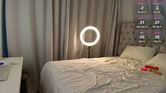 Maxine Spencer online show from 04/03/26, 08:40