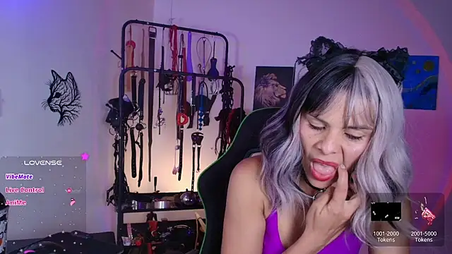 Snapshot of ariannaconnor_ chatting on 04/16/26, 12:33 ariannaconnor online show from 04/16/26, 12:33