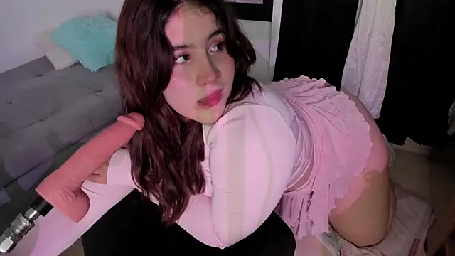 Snapshot of ivy_velvet chatting on 04/15/26, 01:34 ivy velvet online show from 04/15/26, 01:34