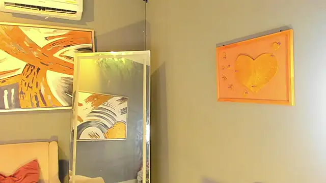 ailann  online show from 04/13/26, 07:41