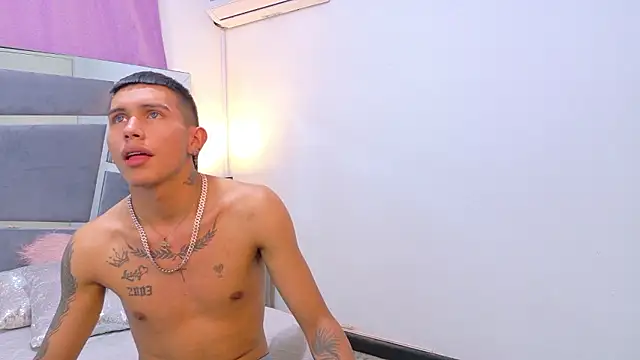 Scook Gray  online show from 01/08/26, 11:51