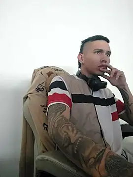 Snapshot of Scook_Gray_ chatting on 02/18/26, 03:41 Scook Gray online show from 02/18/26, 03:41