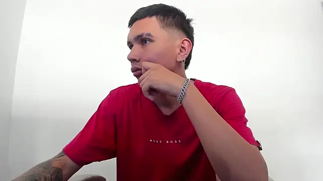 Snapshot of Scook_Gray_ chatting on 03/25/26, 04:24 Scook Gray online show from 03/25/26, 04:24