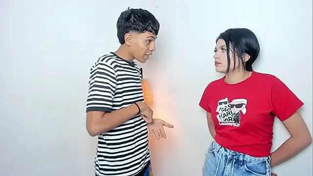 Snapshot of Skinnyfucked chatting on 04/14/26, 12:16 Skinnyfucked online show from 04/14/26, 12:16