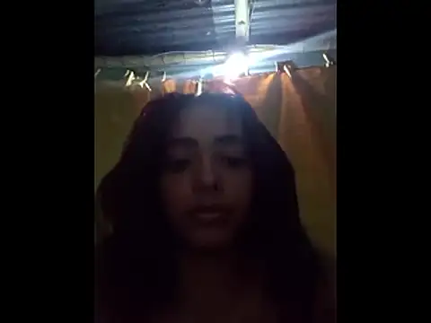 Snapshot of meganparixx chatting on 02/19/26, 04:08 meganparixx online show from 02/19/26, 04:08