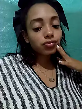 Snapshot of meganparixx chatting on 05/02/26, 02:27 meganparixx online show from 05/02/26, 02:27