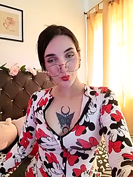 Snapshot of RoseNyx chatting on 04/18/26, 07:58 RoseNyx online show from 04/18/26, 07:58