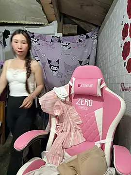 Snapshot of Adela-222 chatting on 05/04/26, 09:16 Adela-222 online show from 05/04/26, 09:16