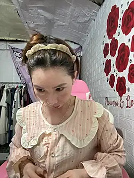 Snapshot of Adela-222 chatting on 05/19/26, 02:29 Adela-222 online show from 05/19/26, 02:29