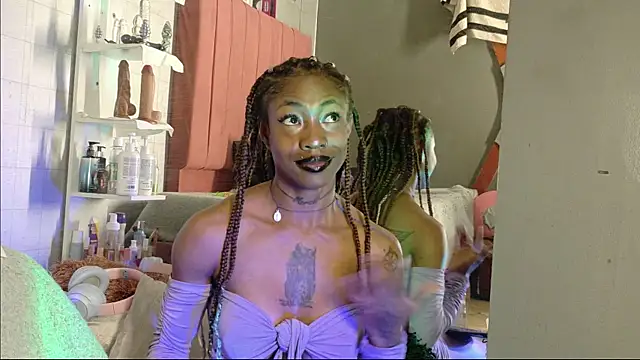 Snapshot of DaniaMarcell chatting on 04/11/26, 07:51 DaniaMarcell online show from 04/11/26, 07:51