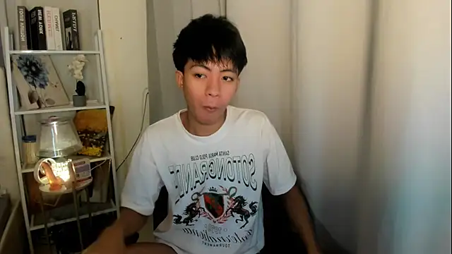 Snapshot of davincihugecock chatting on 05/29/26, 10:52 davincihugecock online show from 05/29/26, 10:52