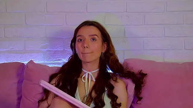 VanessaVienne online show from 04/12/26, 04:45