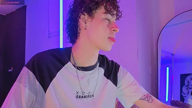 nova salvatore online show from 04/15/26, 02:40