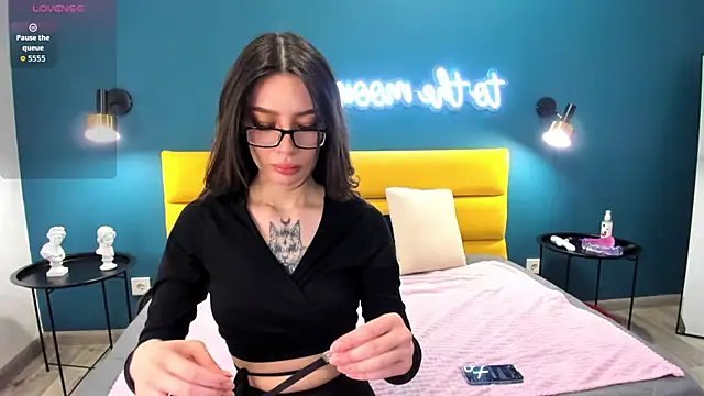 Snapshot of IvyDainty chatting on 04/02/26, 01:36 IvyDainty online show from 04/02/26, 01:36