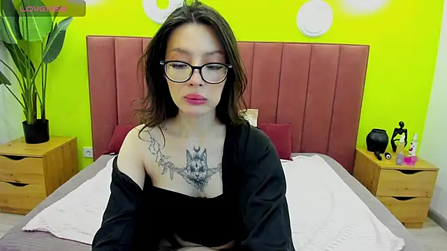 Snapshot of IvyDainty chatting on 04/10/26, 01:33 IvyDainty online show from 04/10/26, 01:33