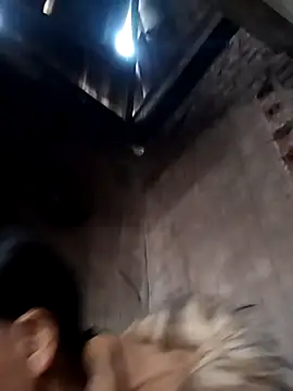 Snapshot of miray- chatting on 01/17/26, 01:54 miray- online show from 01/17/26, 01:54