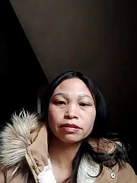 Snapshot of miray- chatting on 01/19/26, 06:17 miray- online show from 01/19/26, 06:17