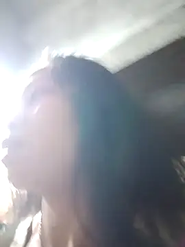 Snapshot of miray- chatting on 02/15/26, 02:19 miray- online show from 02/15/26, 02:19