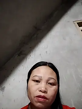 Snapshot of miray- chatting on 02/21/26, 01:56 miray- online show from 02/21/26, 01:56