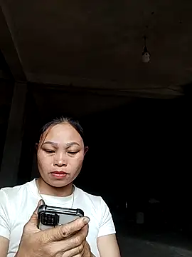 Snapshot of miray- chatting on 02/24/26, 05:27 miray- online show from 02/24/26, 05:27