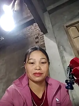 Snapshot of miray- chatting on 03/08/26, 02:04 miray- online show from 03/08/26, 02:04