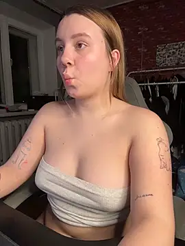 Snapshot of AnnaSeint chatting on 04/01/26, 06:49 AnnaSeint online show from 04/01/26, 06:49