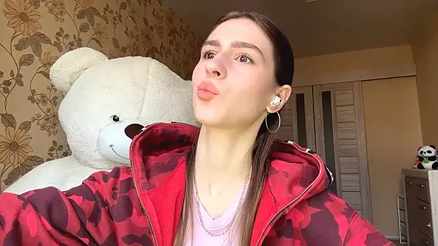 ElsieKuhlmann online show from 03/28/26, 10:04