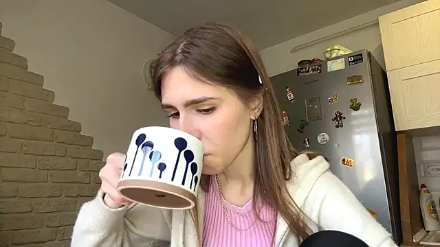 ElsieKuhlmann online show from 04/03/26, 05:05