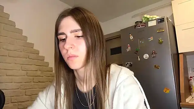 ElsieKuhlmann online show from 04/11/26, 07:51