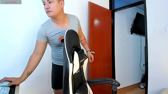 Snapshot of Theo_Rowan chatting on 02/03/26, 07:08 Theo Rowan online show from 02/03/26, 07:08