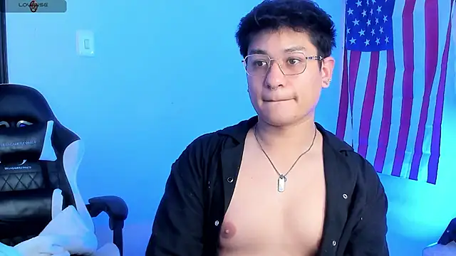 Snapshot of Theo_Rowan chatting on 03/03/26, 07:31 Theo Rowan online show from 03/03/26, 07:31