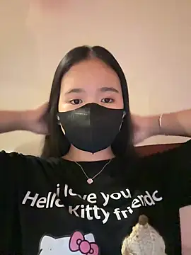 Snapshot of Gwen879 chatting on 04/07/26, 01:00 Gwen879 online show from 04/07/26, 01:00