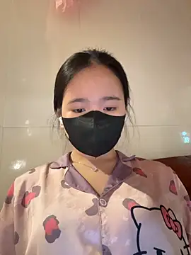 Snapshot of Gwen879 chatting on 04/14/26, 01:44 Gwen879 online show from 04/14/26, 01:44