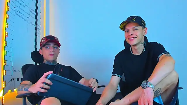 Snapshot of Thomas-Wil chatting on 02/09/26, 03:54 Thomas-Wil online show from 02/09/26, 03:54