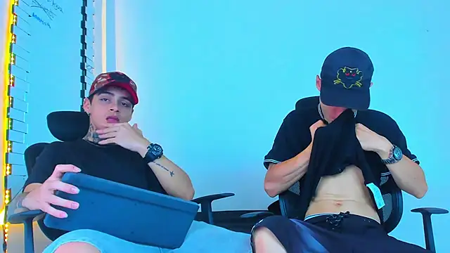 Snapshot of Thomas-Wil chatting on 02/24/26, 04:05 Thomas-Wil online show from 02/24/26, 04:05