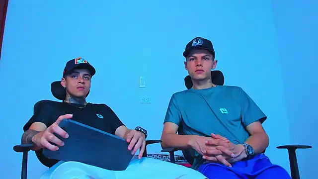 Snapshot of Thomas-Wil chatting on 03/20/26, 08:14 Thomas-Wil online show from 03/20/26, 08:14