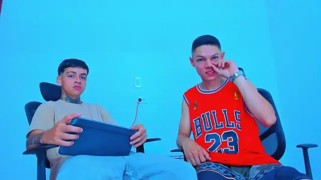 Thomas-Wil online show from 05/10/26, 02:11