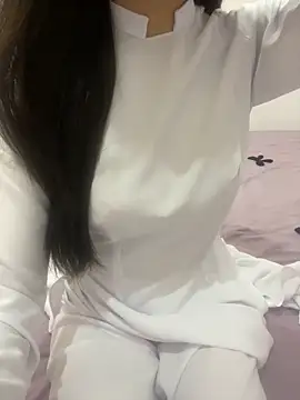 Linhtruong   online show from 02/28/26, 03:57