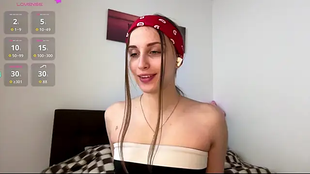 Snapshot of EvaRenard chatting on 04/19/26, 07:05 EvaRenard online show from 04/19/26, 07:05