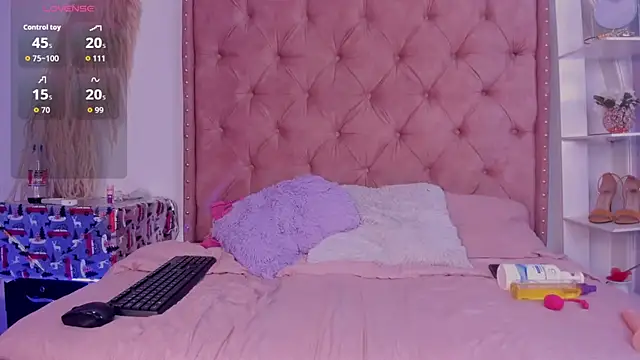 xNahomi 21 online show from 01/14/26, 01:39