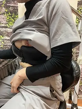 Bee bee1 online show from 02/04/26, 07:36