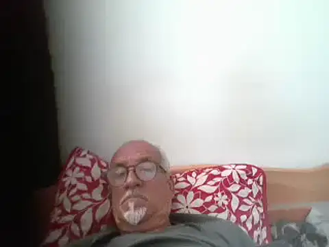Snapshot of Patyman chatting on 04/18/26, 07:58 Patyman online show from 04/18/26, 07:58