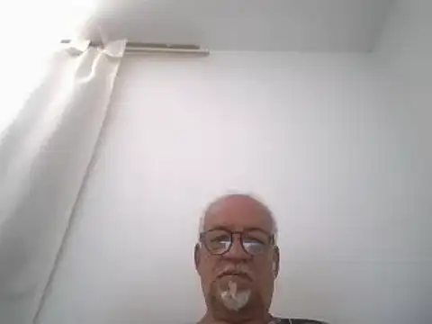Snapshot of Patyman chatting on 04/20/26, 03:04 Patyman online show from 04/20/26, 03:04
