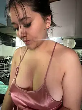 Snapshot of Veronica_Wins_ chatting on 04/16/26, 03:24 Veronica Wins online show from 04/16/26, 03:24