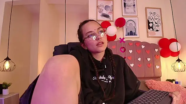 Hanabie  online show from 02/18/26, 03:13