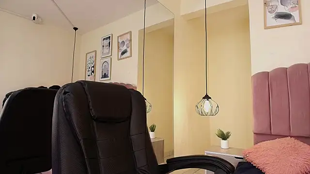 Snapshot of Hanabie_ chatting on 04/14/26, 03:12 Hanabie online show from 04/14/26, 03:12