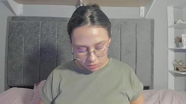 Snapshot of rosse_taylorx1 chatting on 06/24/26, 07:13 rosse taylorx1 online show from 06/24/26, 07:13