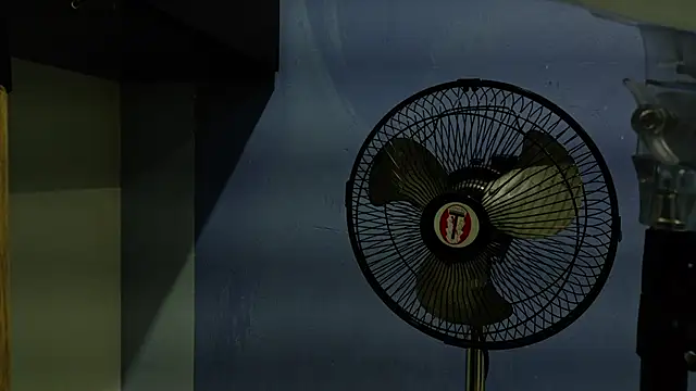 Snapshot of yvi_taylor chatting on 04/13/26, 12:21 yvi taylor online show from 04/13/26, 12:21