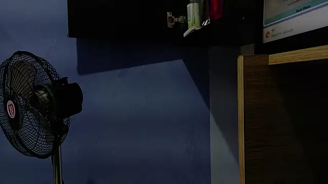 Snapshot of yvi_taylor chatting on 04/14/26, 12:00 yvi taylor online show from 04/14/26, 12:00