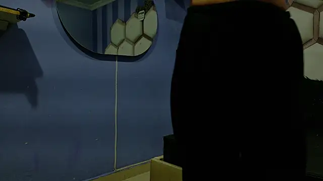 Snapshot of yvi_taylor chatting on 04/15/26, 12:01 yvi taylor online show from 04/15/26, 12:01